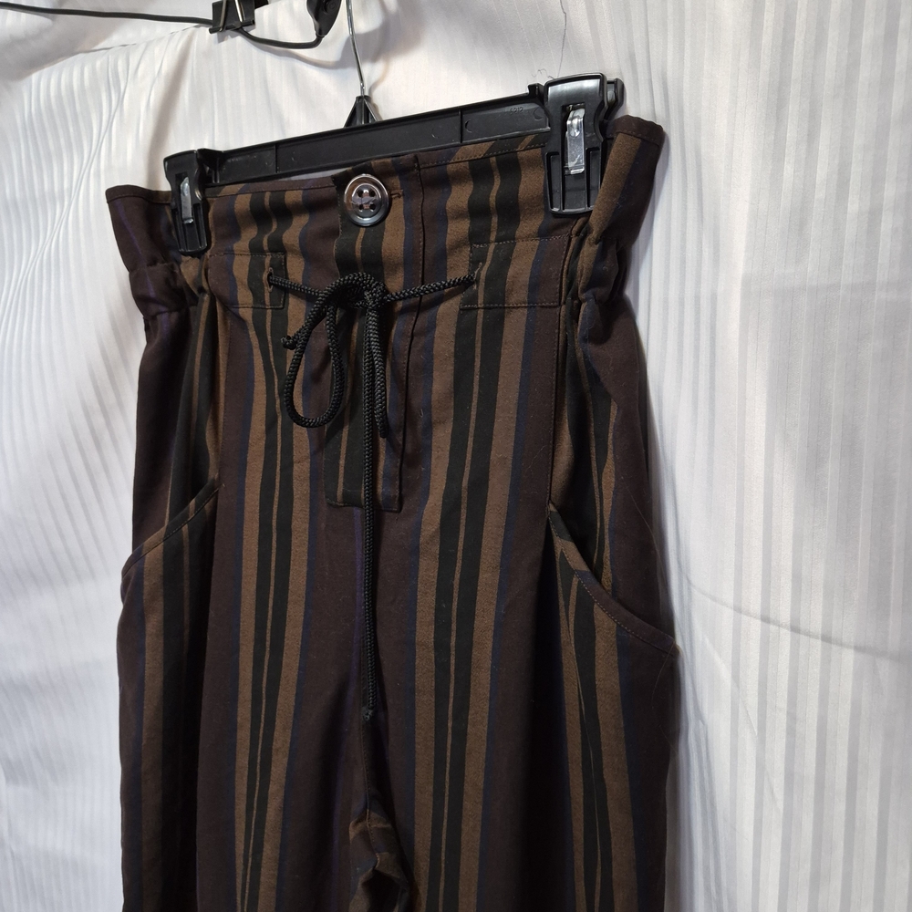 Zara Small High-Rise Striped Paperbag Trousers in Brown and Black - Picture 4 of 8